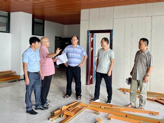 2021.9.6贺校、钟处视察实训楼建设情况